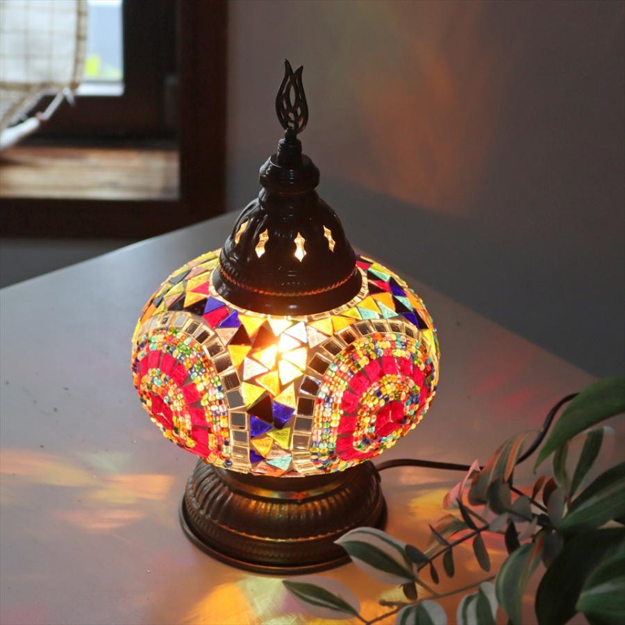 トルコのランプ ビンテージ感のあるトルコランプ、でもゴールゼロが装着可能！新感覚の