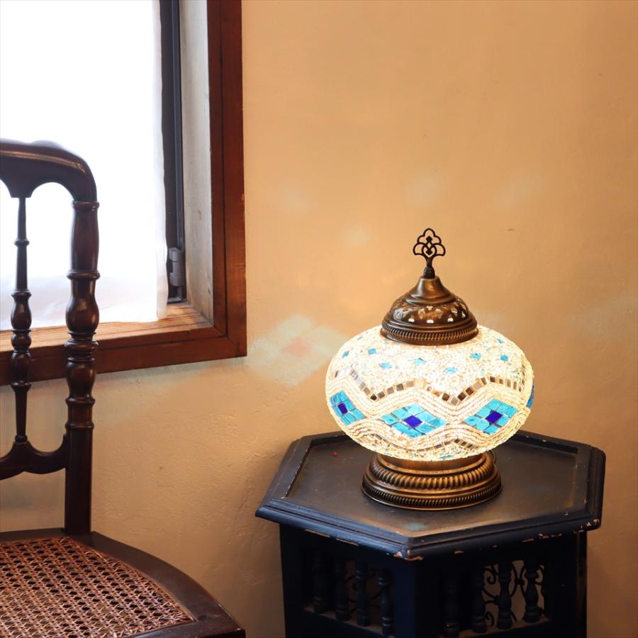 トルコランプ モザイクランプ テーブルランプ 全高32cm 直径24cm ホワイト/ブルーのひし形 |  | 01