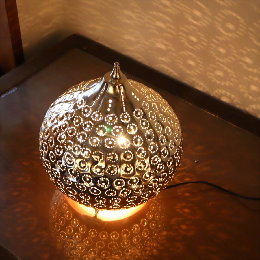 メタルシェードランプ　スタンドランプソアン　玉ねぎ形　高さ34cm　パイナップル　エジプト　ハンドメイド |  | 02