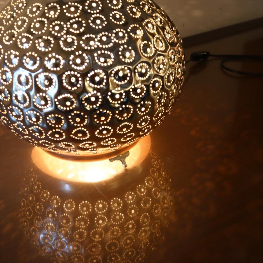 メタルシェードランプ　スタンドランプソアン　玉ねぎ形　高さ34cm　パイナップル　エジプト　ハンドメイド |  | 04