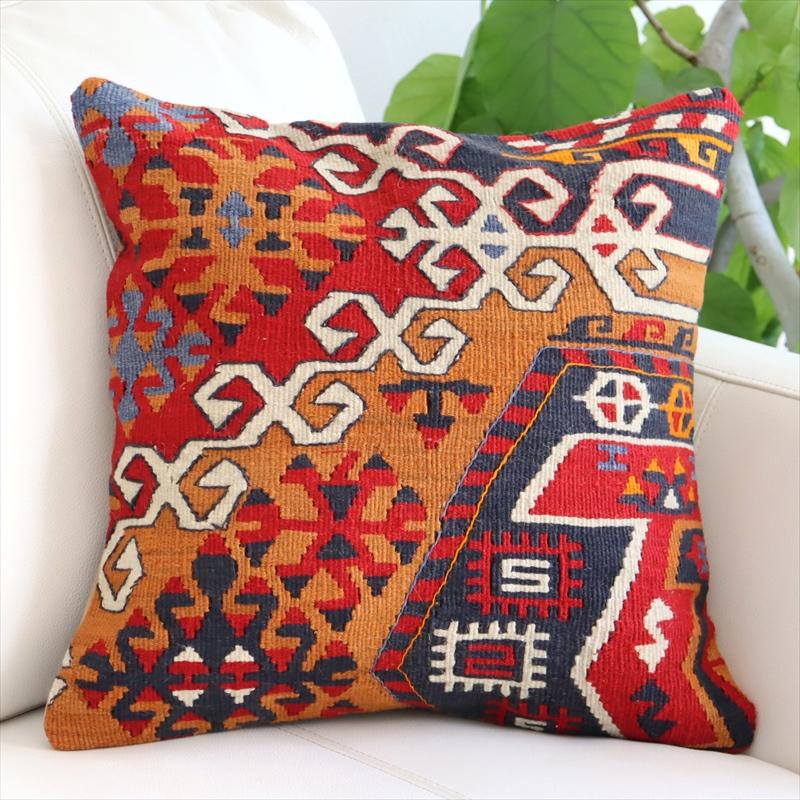 オールドキリム クッションカバー 40cm 白い爪を持つドラゴンの