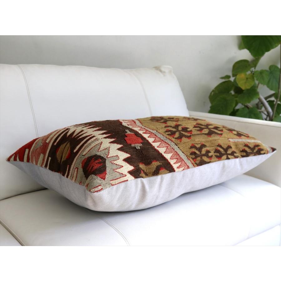 オールドキリムクッション 長方形ビッグピロー Turkish Old Kilim Cushion 74x47cmサンドゥクとオオカミの足跡 | ブランド登録なし | 04