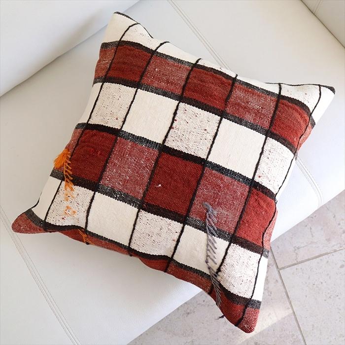 オールドキリムクッションカバー　40cm /Old Kilim Cushion 格子柄 ポンポン飾り / ほつれあり OUTLET 難あり品 | ブランド登録なし | 01