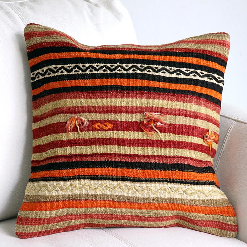 オールドキリム　クッションカバー 40cm Old Kilim Cushion ポンポン飾りとフックのジジム | ブランド登録なし