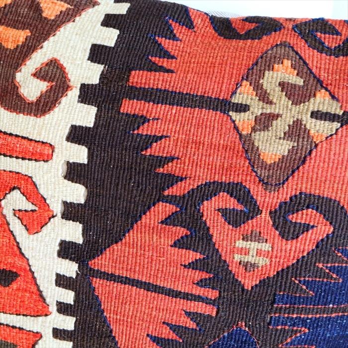 オールドキリム クッションカバー 41x39cm   エリベリンデ ワン Turkish Old Kilim Cushion | ブランド登録なし | 01