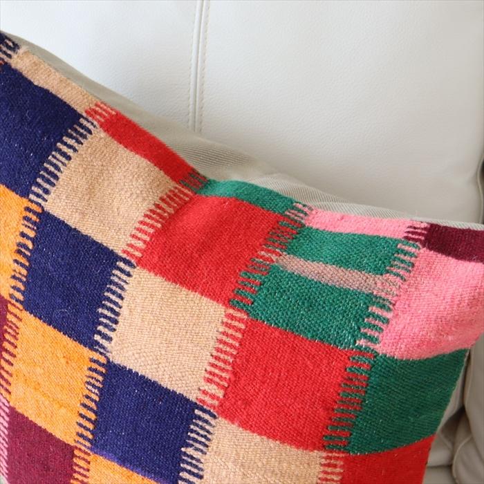 オールドキリム　クッションカバー 40cm Old Kilim Cushion カラフルなグリッド OUTLET サービス品 | ブランド登録なし | 01