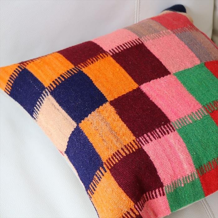 オールドキリム　クッションカバー 40cm Old Kilim Cushion カラフルなグリッド OUTLET サービス品 | ブランド登録なし | 01