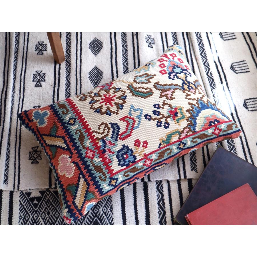クッションカバー 横長 大きめサイズ オールドキリム ヴィンテージ  59x40cm ブルガリア フラワーモチーフ | ブランド登録なし | 03