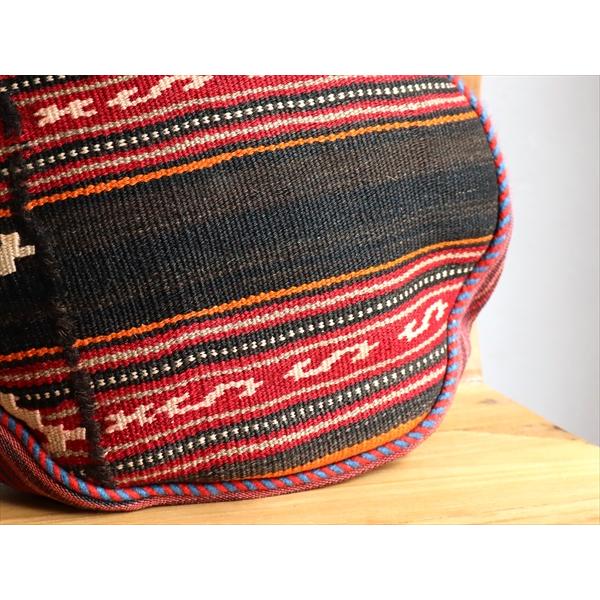 ガジャリキリムクッションカバー 円形 ラウンド型  Lサイズフックのモチーフ | ブランド登録なし | 01