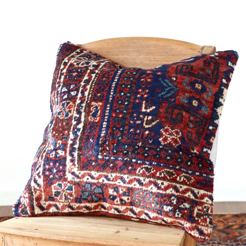 アンティークラグ クッションカバー 50×49cm カシュカイ族 手織り絨毯(修理あとあり） | ブランド登録なし
