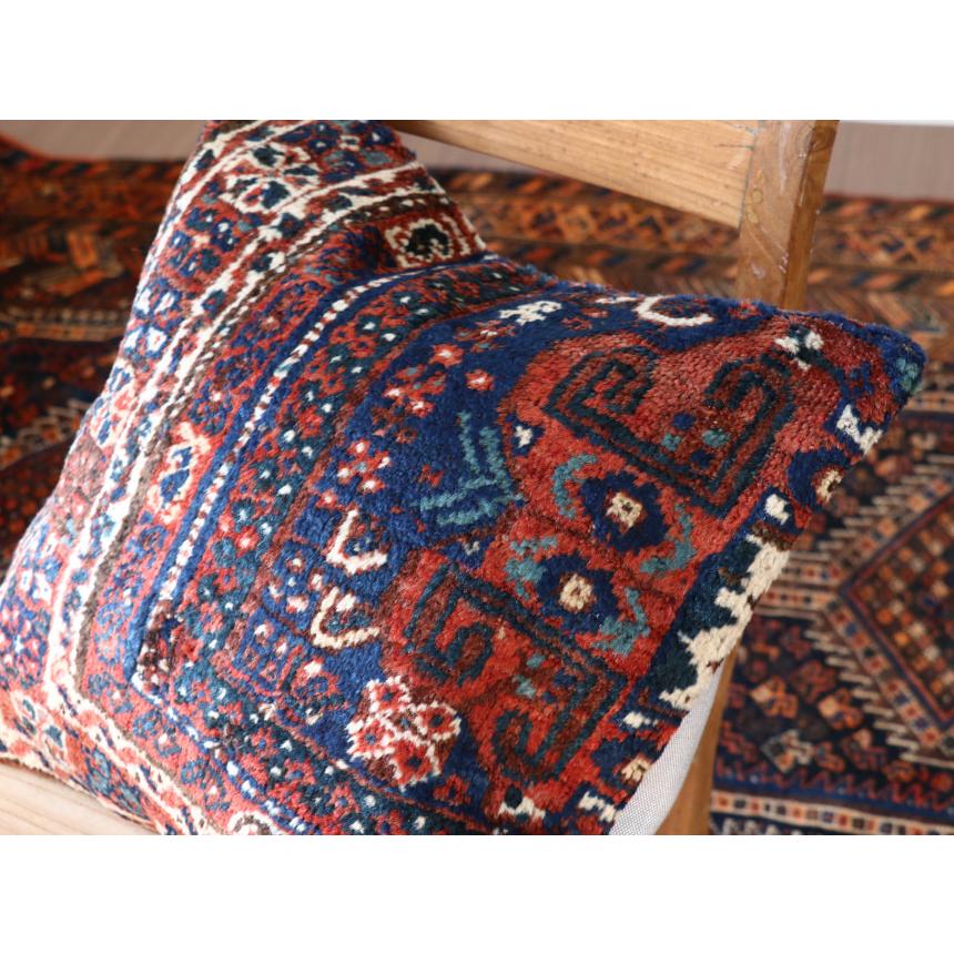 アンティークラグ クッションカバー 50×49cm カシュカイ族 手織り絨毯(修理あとあり） | ブランド登録なし | 01