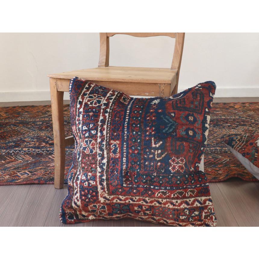 アンティークラグ クッションカバー 50×49cm カシュカイ族 手織り絨毯(修理あとあり） | ブランド登録なし | 02