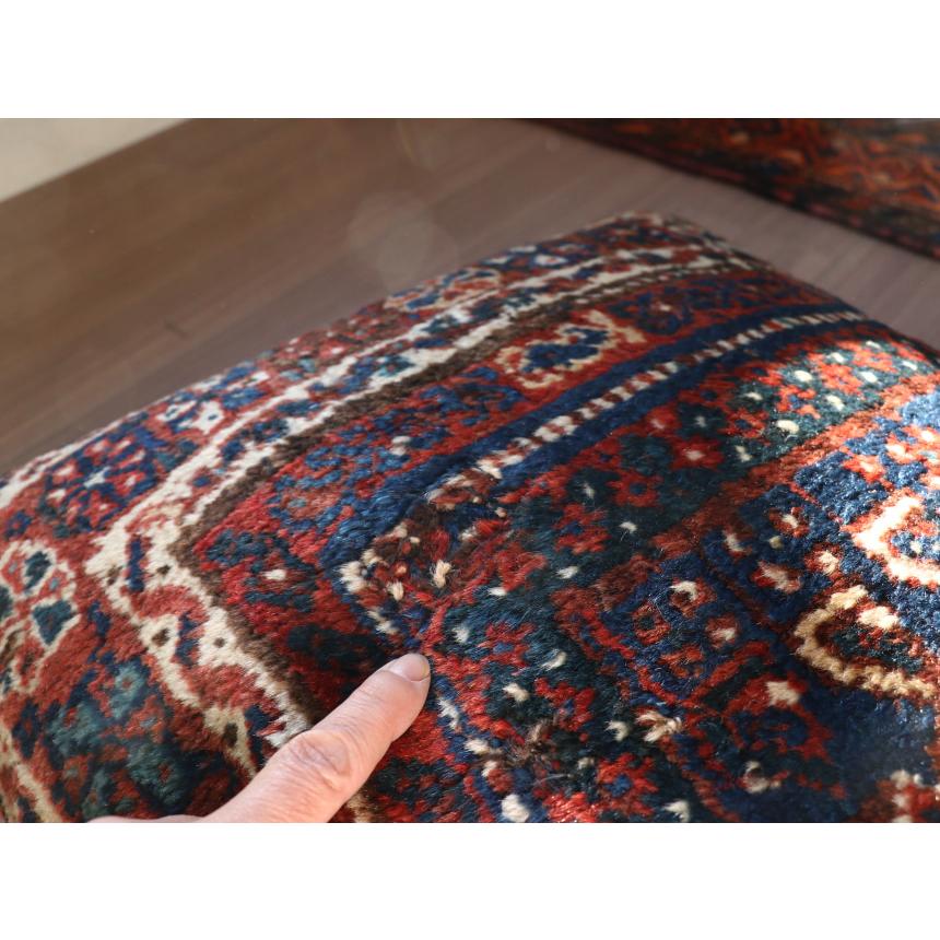 アンティークラグ クッションカバー 50×49cm カシュカイ族 手織り絨毯(修理あとあり） | ブランド登録なし | 06