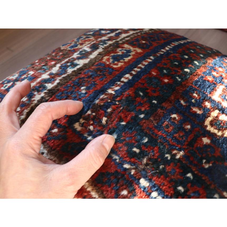 アンティークラグ クッションカバー 50×49cm カシュカイ族 手織り絨毯(修理あとあり） | ブランド登録なし | 07