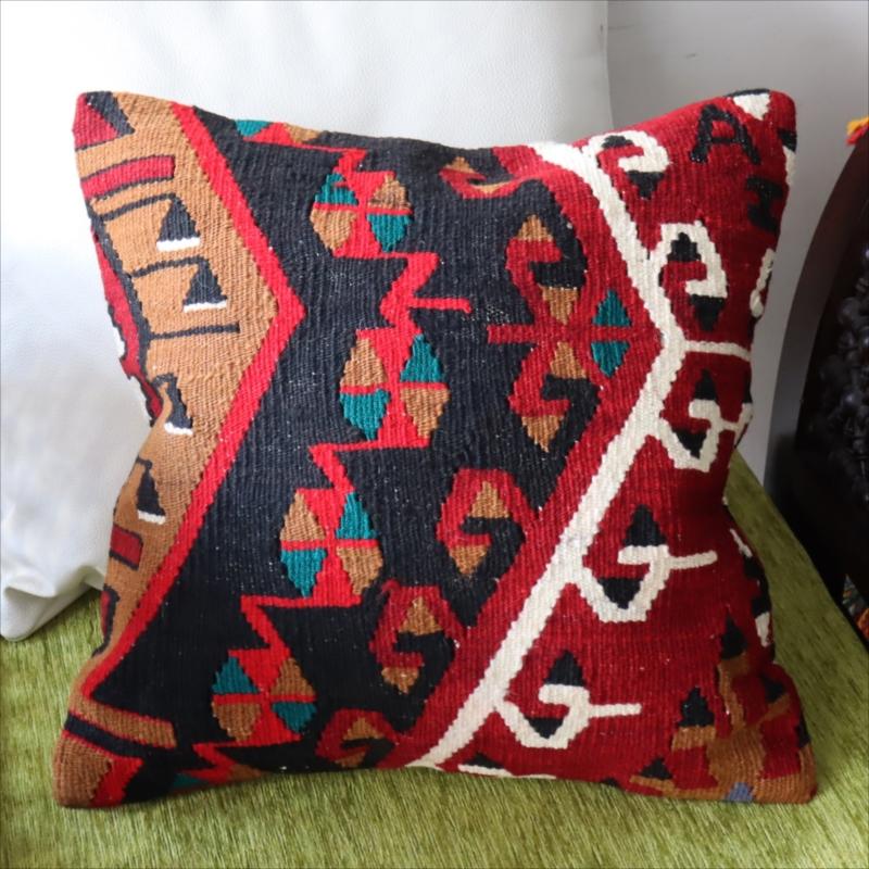 オールドキリム クッションカバーカイセリ地方 チフカナットキリム | 