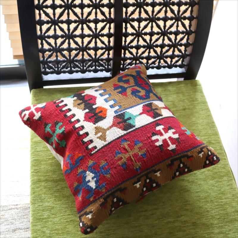 オールドキリム クッションカバーカイセリ地方 チフカナットキリム |  | 03