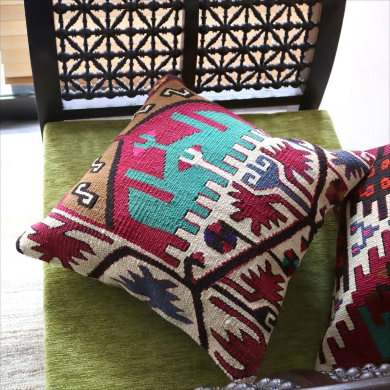 オールドキリム クッションカバーカイセリ地方 チフカナットキリム |  | 01