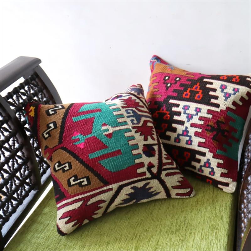 オールドキリム クッションカバーカイセリ地方 チフカナットキリム |  | 04