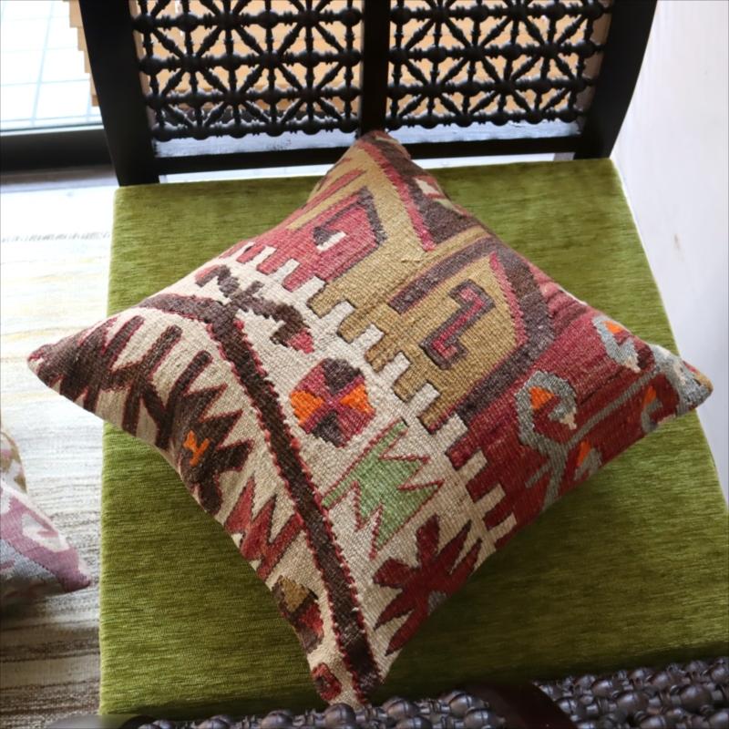オールドキリム クッションカバーカイセリ地方 チフカナットキリム |  | 01