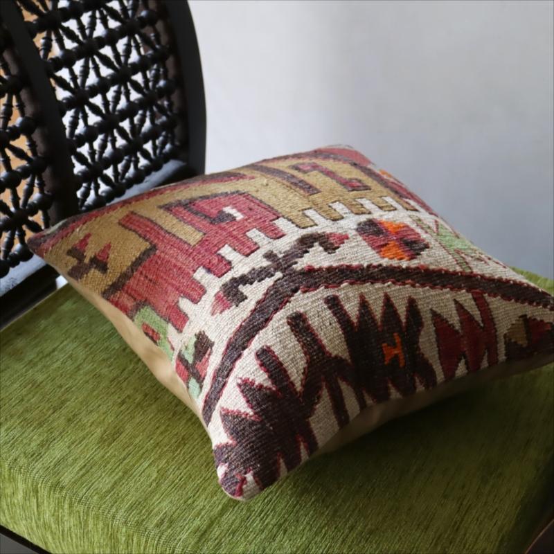 オールドキリム クッションカバーカイセリ地方 チフカナットキリム |  | 02