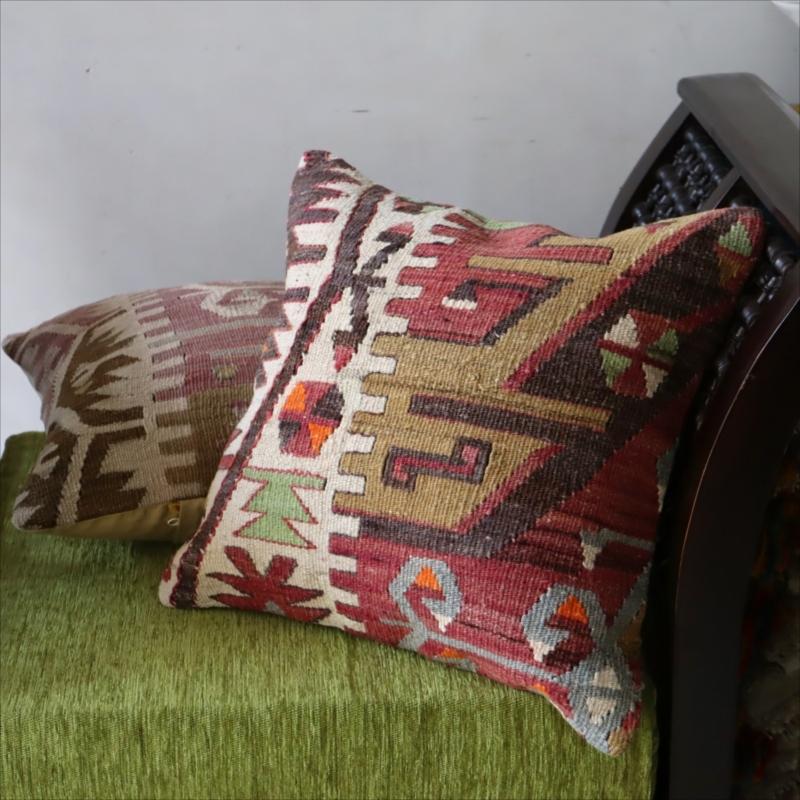 オールドキリム クッションカバーカイセリ地方 チフカナットキリム |  | 04