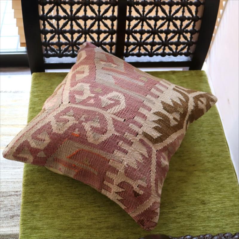 オールドキリム クッションカバーカイセリ地方 チフカナットキリム |  | 01