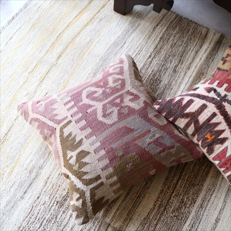 オールドキリム クッションカバーカイセリ地方 チフカナットキリム |  | 04