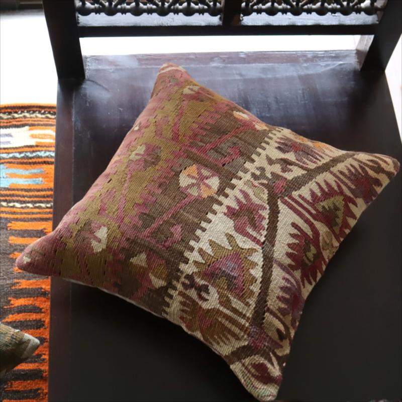 オールドキリム クッションカバーカイセリ地方 チフカナットキリム |  | 01