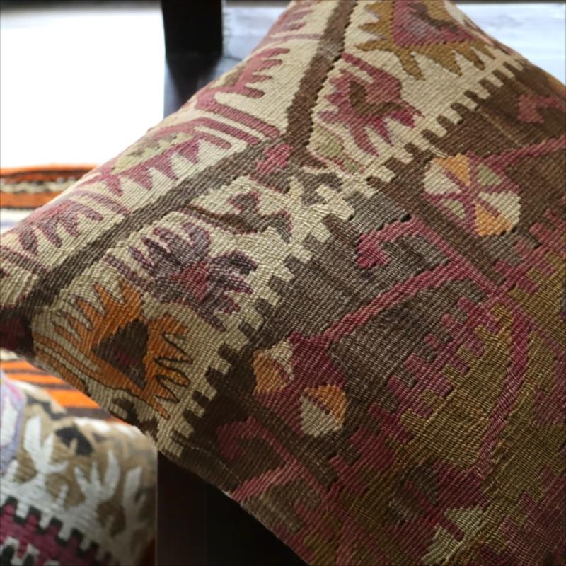 オールドキリム クッションカバーカイセリ地方 チフカナットキリム |  | 03
