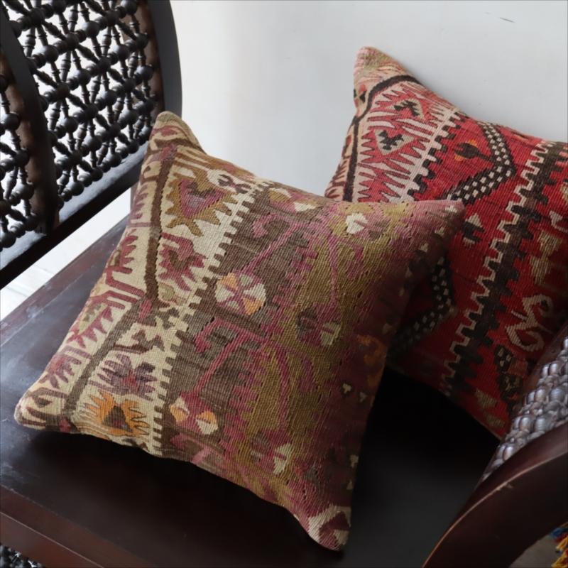 オールドキリム クッションカバーカイセリ地方 チフカナットキリム |  | 04
