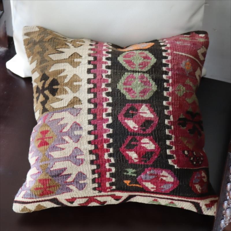 オールドキリム クッションカバーカイセリ地方 チフカナットキリム | 