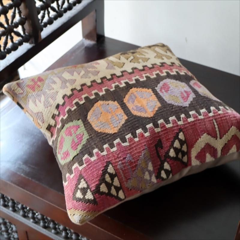 オールドキリム クッションカバーカイセリ地方 チフカナットキリム |  | 02
