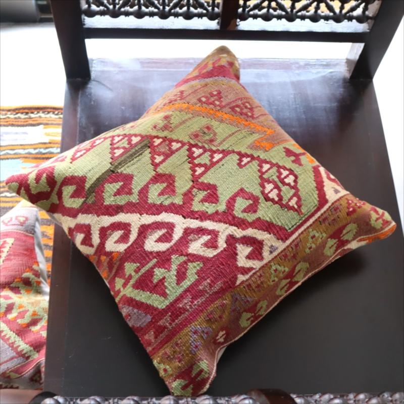 オールドキリム クッションカバーカイセリ地方 チフカナットキリム |  | 01