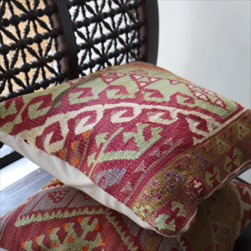オールドキリム クッションカバーカイセリ地方 チフカナットキリム |  | 02
