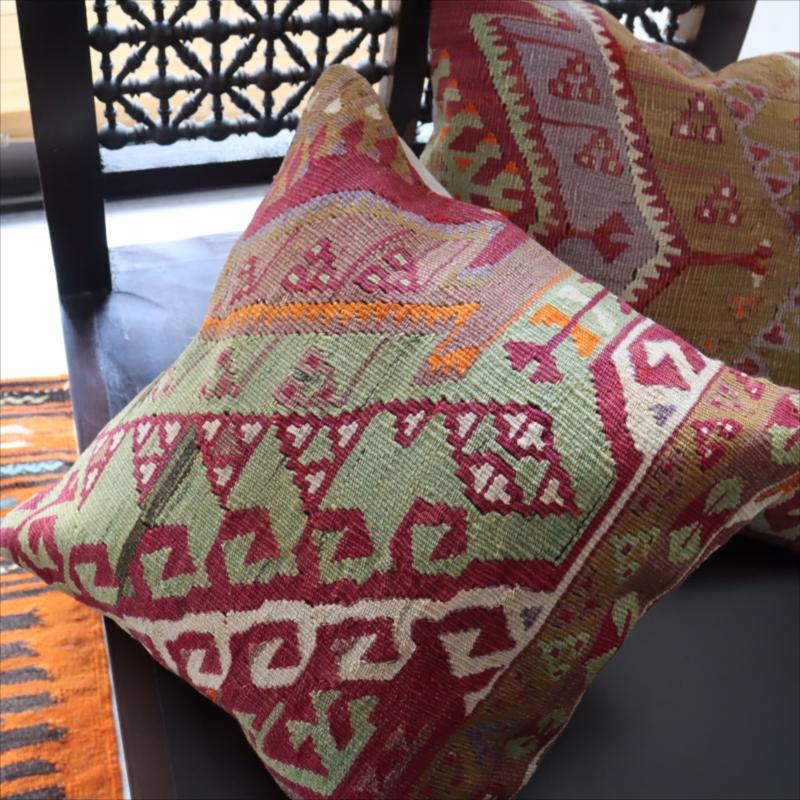 オールドキリム クッションカバーカイセリ地方 チフカナットキリム |  | 03
