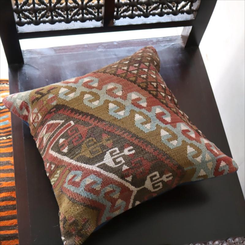 オールドキリム クッションカバーカイセリ地方 チフカナットキリム |  | 01