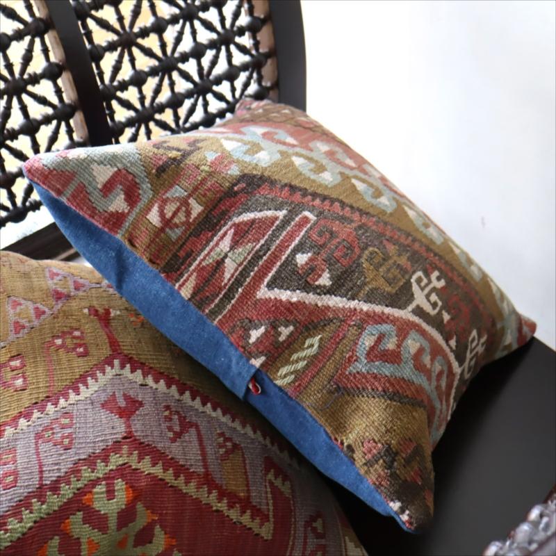 オールドキリム クッションカバーカイセリ地方 チフカナットキリム |  | 02