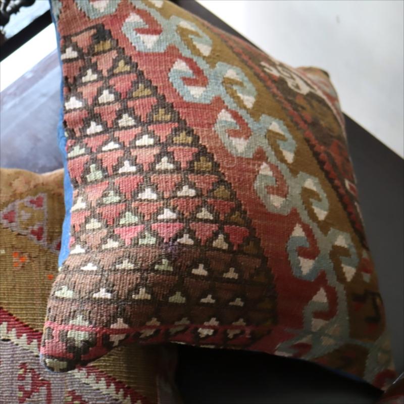 オールドキリム クッションカバーカイセリ地方 チフカナットキリム |  | 03