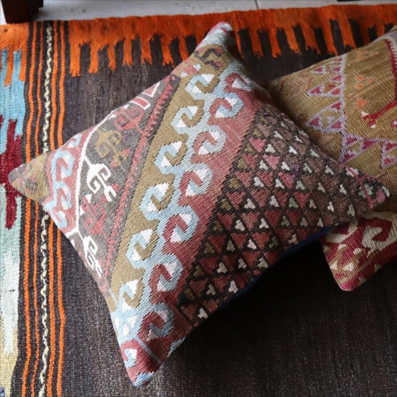 オールドキリム クッションカバーカイセリ地方 チフカナットキリム |  | 04