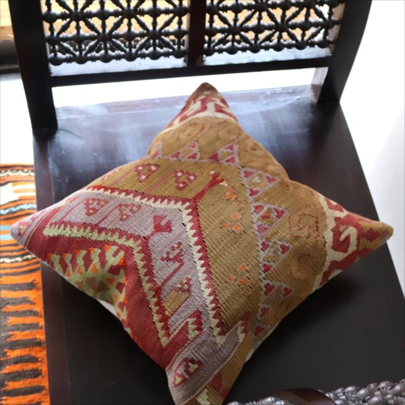 オールドキリム クッションカバーカイセリ地方 チフカナットキリム |  | 01