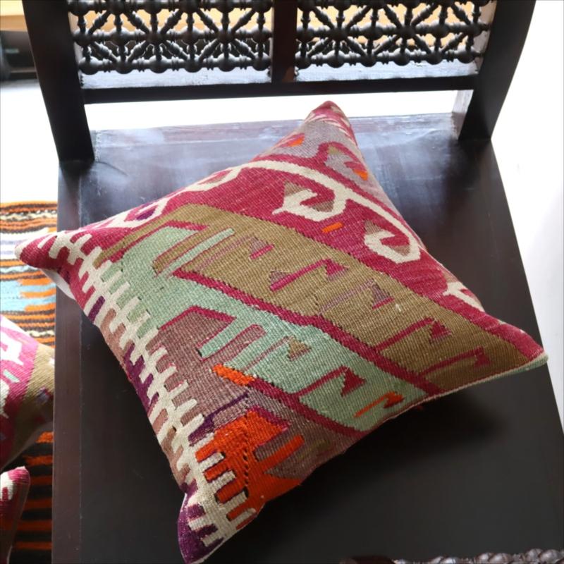 オールドキリム クッションカバーカイセリ地方 チフカナットキリム |  | 01