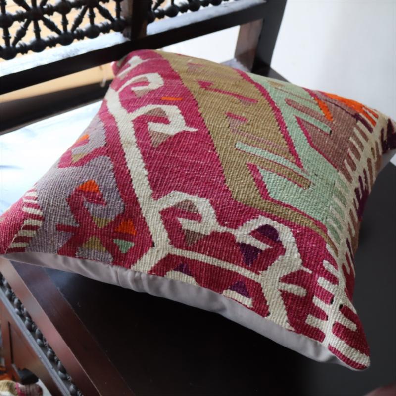 オールドキリム クッションカバーカイセリ地方 チフカナットキリム |  | 02