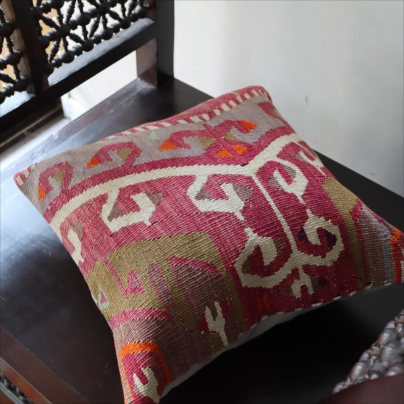 オールドキリム クッションカバーカイセリ地方 チフカナットキリム |  | 01