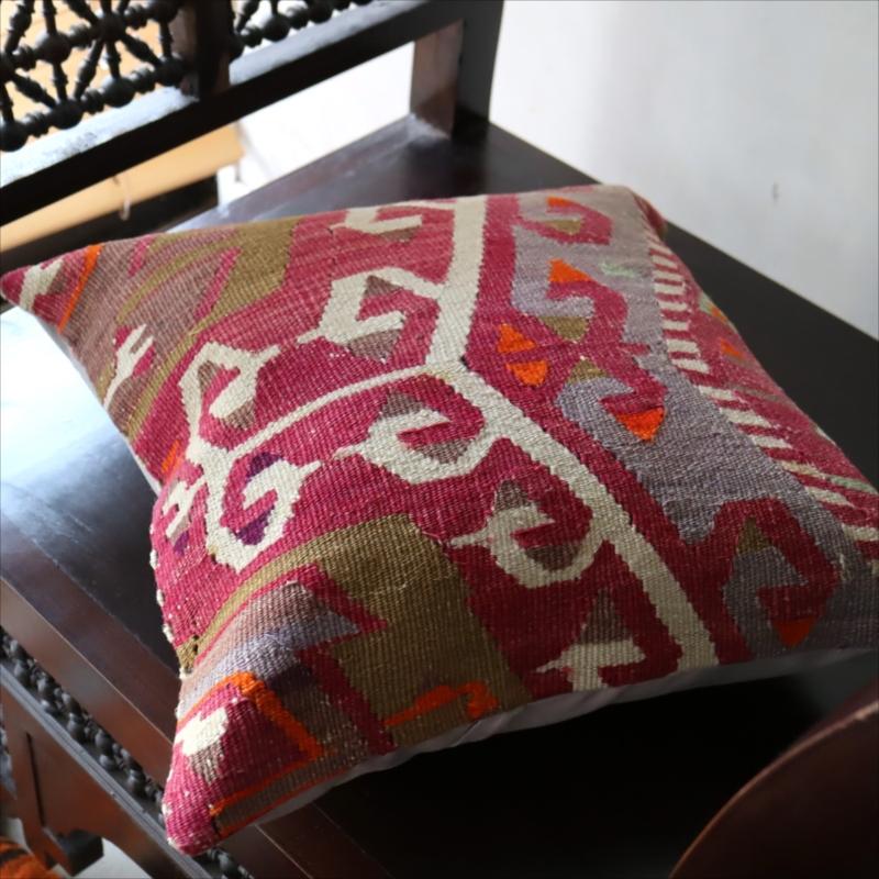 オールドキリム クッションカバーカイセリ地方 チフカナットキリム |  | 02
