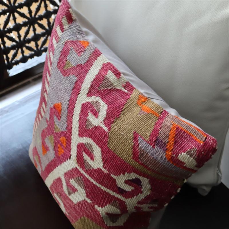 オールドキリム クッションカバーカイセリ地方 チフカナットキリム |  | 03