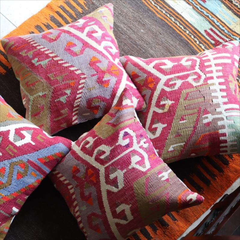 オールドキリム クッションカバーカイセリ地方 チフカナットキリム |  | 04