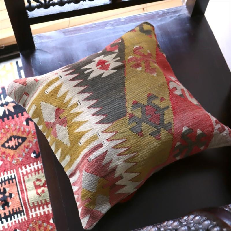 オールドキリム クッションカバートルコ南部アダナ地方 チフカナットキリム |  | 02