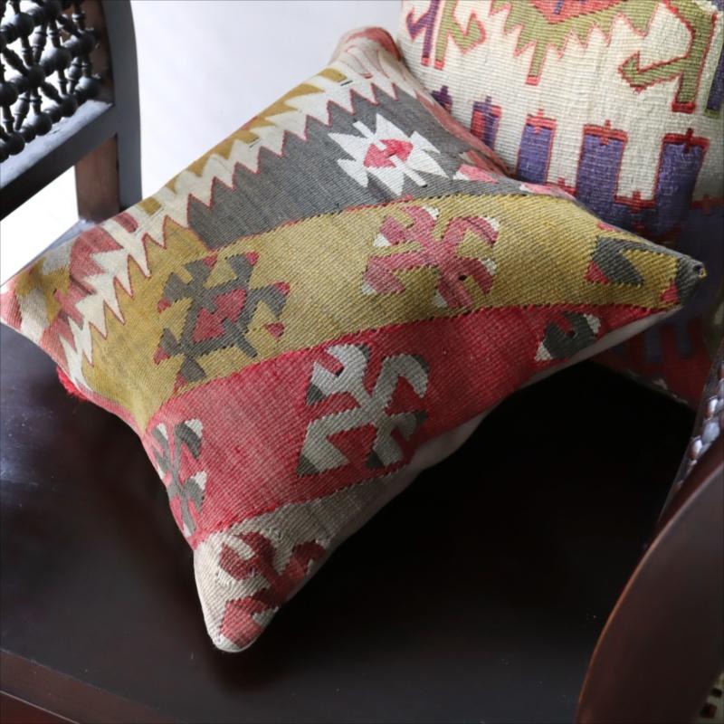 オールドキリム クッションカバートルコ南部アダナ地方 チフカナットキリム |  | 03