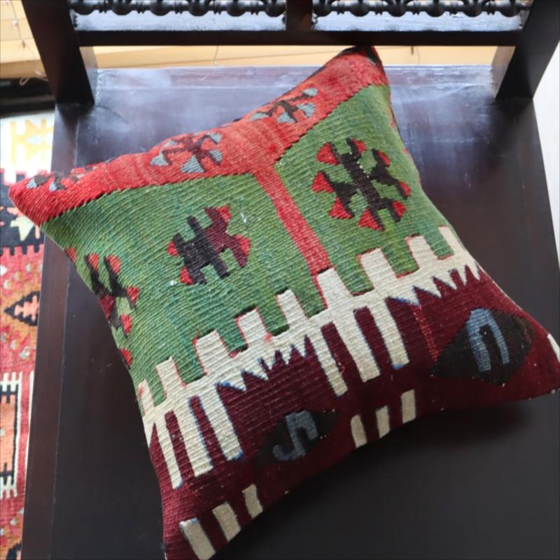 オールドキリム クッションカバートルコ南部アダナ地方 チフカナットキリム |  | 02