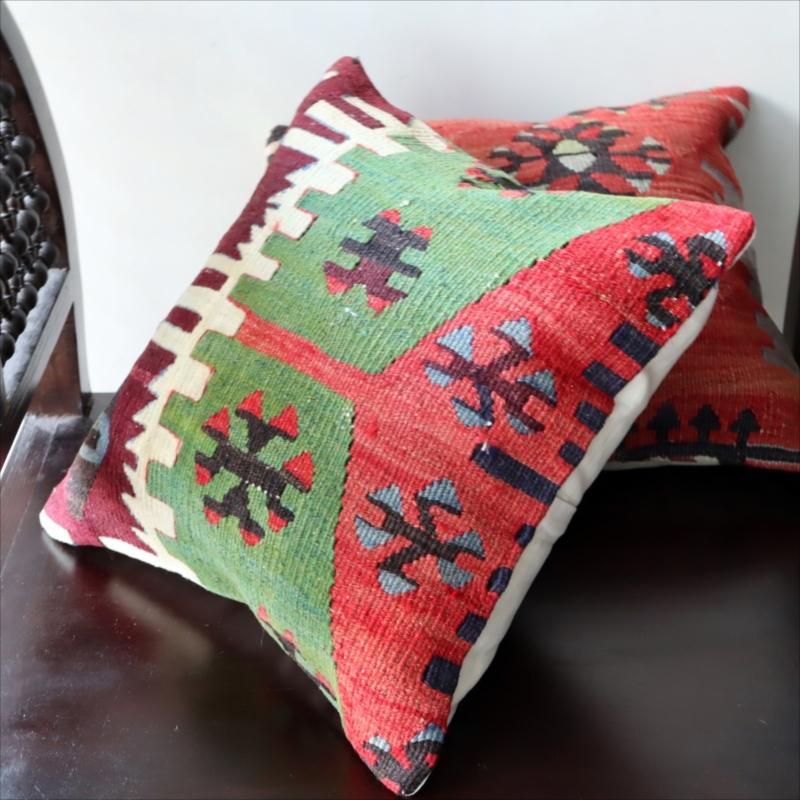 オールドキリム クッションカバートルコ南部アダナ地方 チフカナットキリム |  | 03